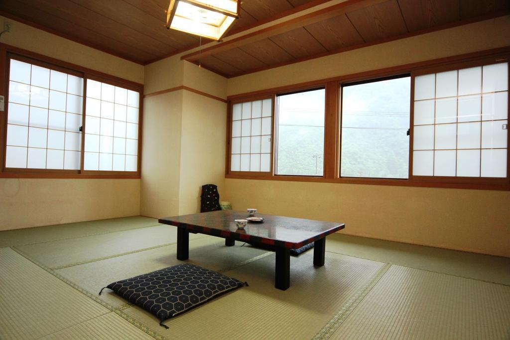 Jinkuro Takayama (Gifu) Quarto foto